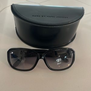 Mark by Mark Jacob’s  sunglasses in black